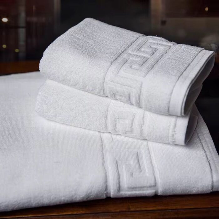 Hotel-Grade Plush Towels (Set of 3) - Image 1